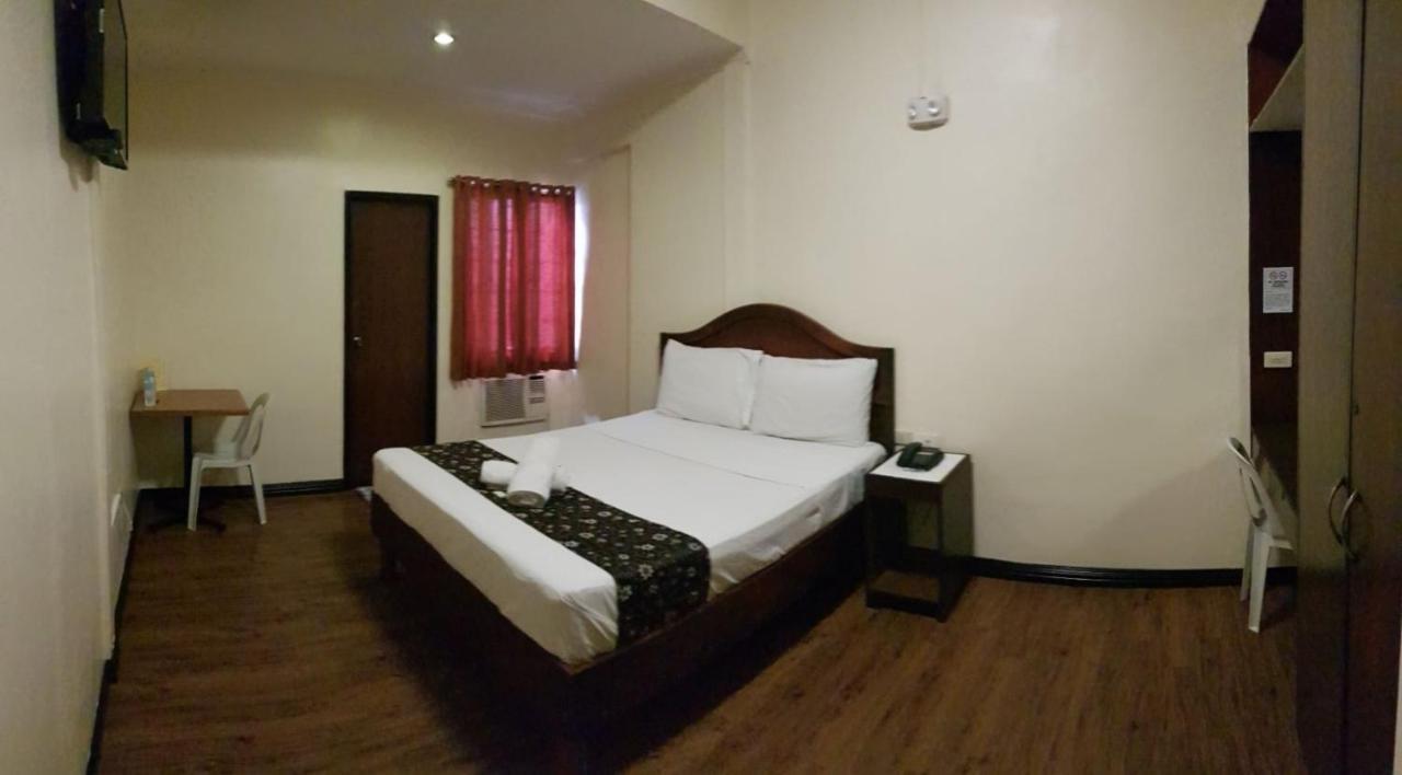 Grand Traveler Suite Inc Makati City Extérieur photo